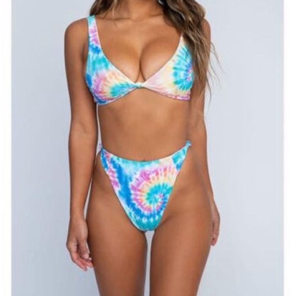 Skatie X Salty Blonde Kingston Print. Salty Bottom. Size Medium.